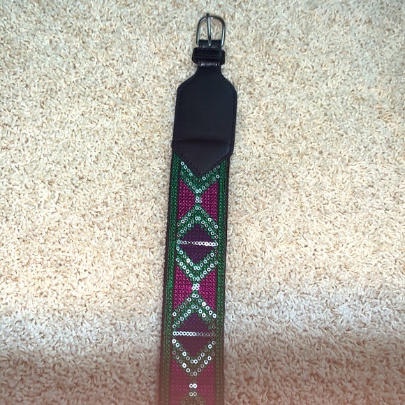 Charming Charlie Accessories - MEDIUM Charming Charlie Fashion Belt